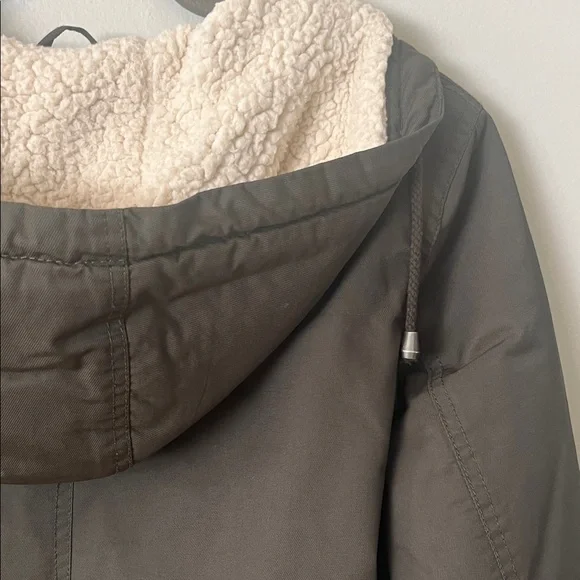 Levi's Black Utility Jacket with Cream Lining - Picture 4 of 4